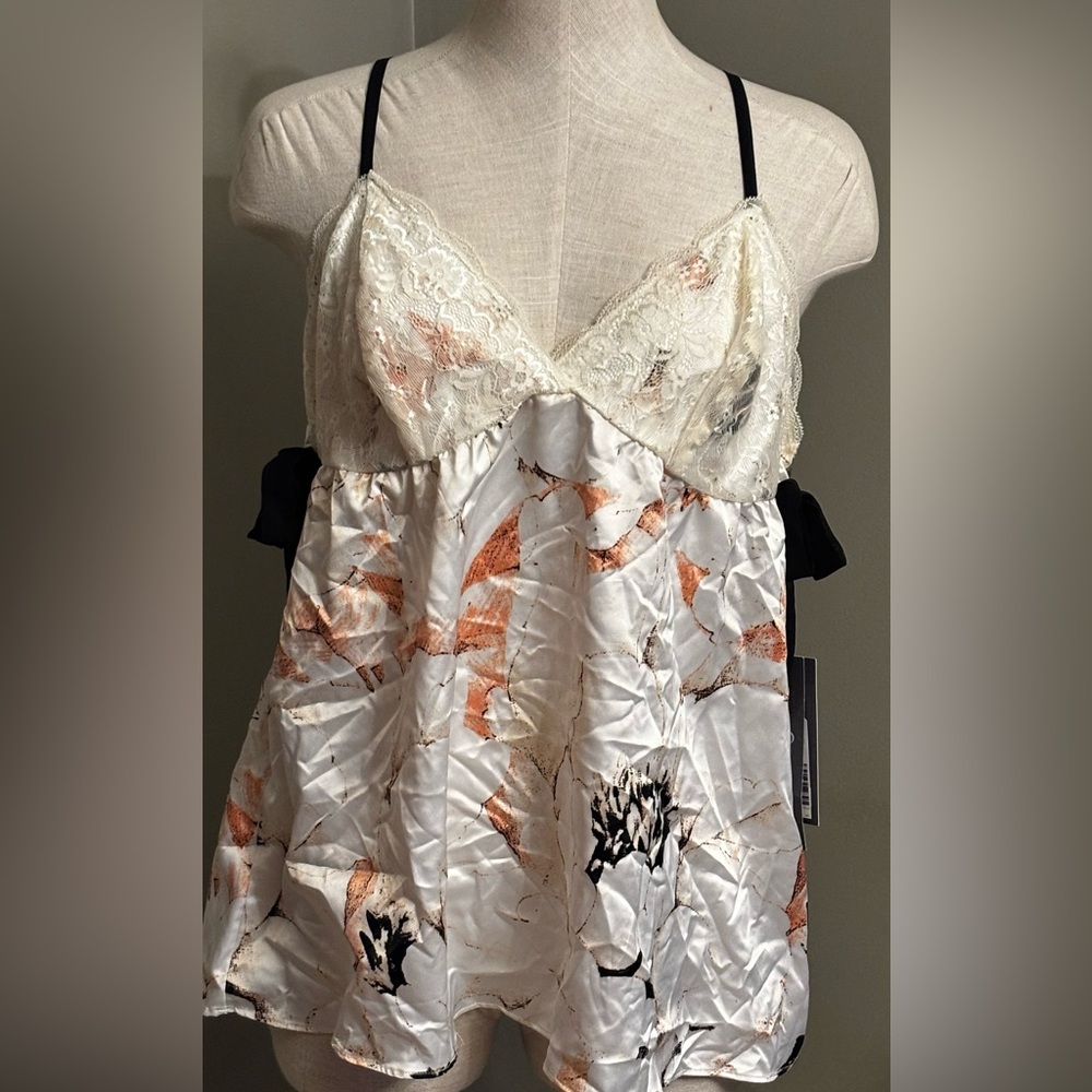 Jennifer Lopez White and Orange intimate Floral Top and Bottoms Brand New